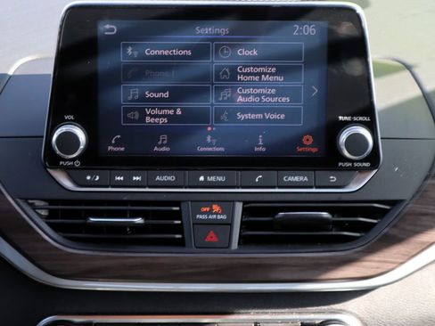 Used 2024 Nissan Altima 2.5 SV image 14