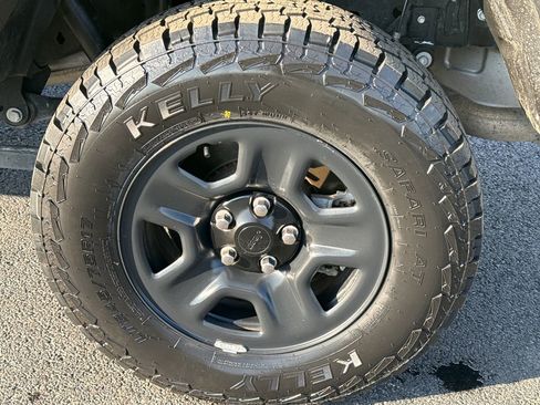 Used 2023 Jeep Gladiator Sport w/ Trailer Tow Package image 12