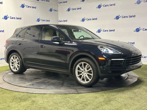 Used 2022 Porsche Cayenne image 2