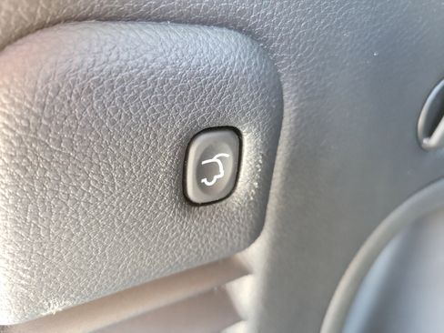 Used 2022 Jeep Grand Cherokee Limited w/ Trailer Tow Group IV image 13