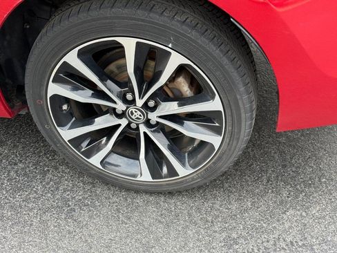 Used 2018 Toyota Corolla XSE image 9