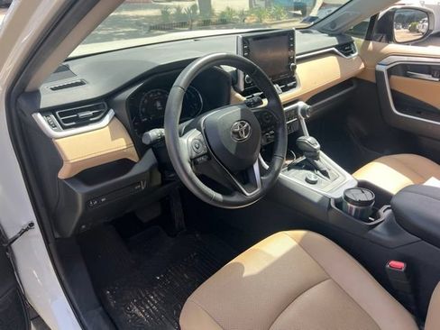 Used 2022 Toyota RAV4 Limited AWD/4WD image 10