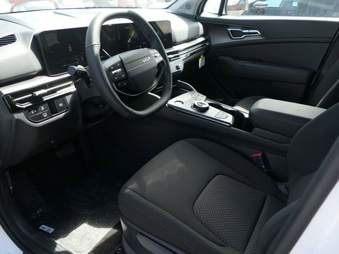 New 2026 Kia Sportage LX image 10