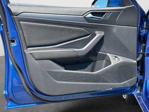 Certified 2023 Volkswagen Jetta SE w/ Panoramic Sunroof Package FWD image 14