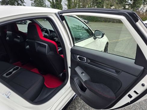 Used 2025 Honda Civic Type R image 14