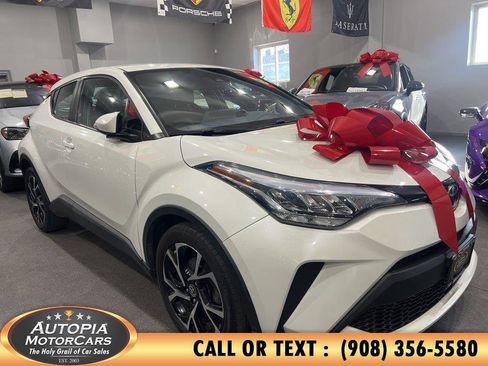 Used 2021 Toyota C-HR XLE image 7