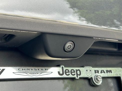 Certified 2024 Jeep Grand Cherokee Altitude image 31