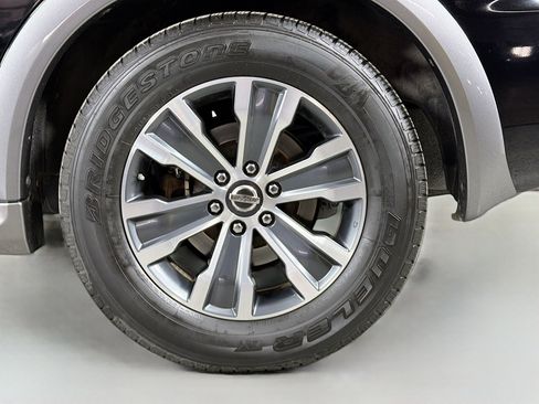 Used 2018 Nissan Armada SL image 31