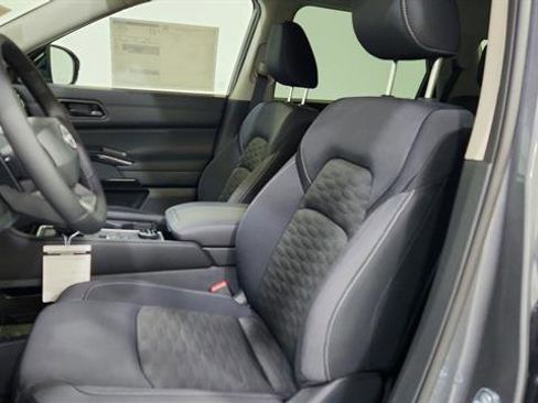 New 2026 Nissan Pathfinder SV image 12