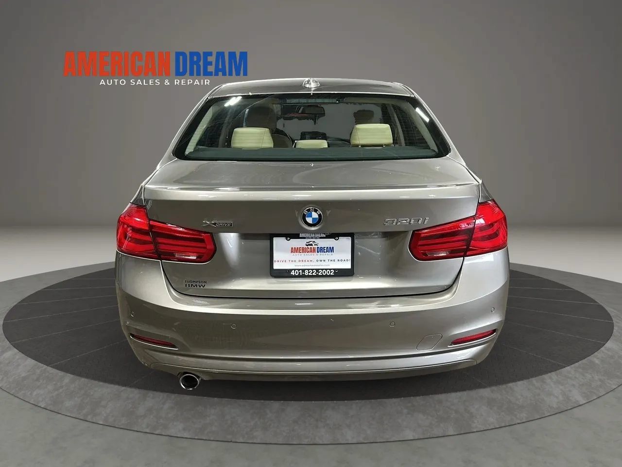 Used 2018 BMW 320i xDrive Sedan w/ Premium Package AWD/4WD image 4
