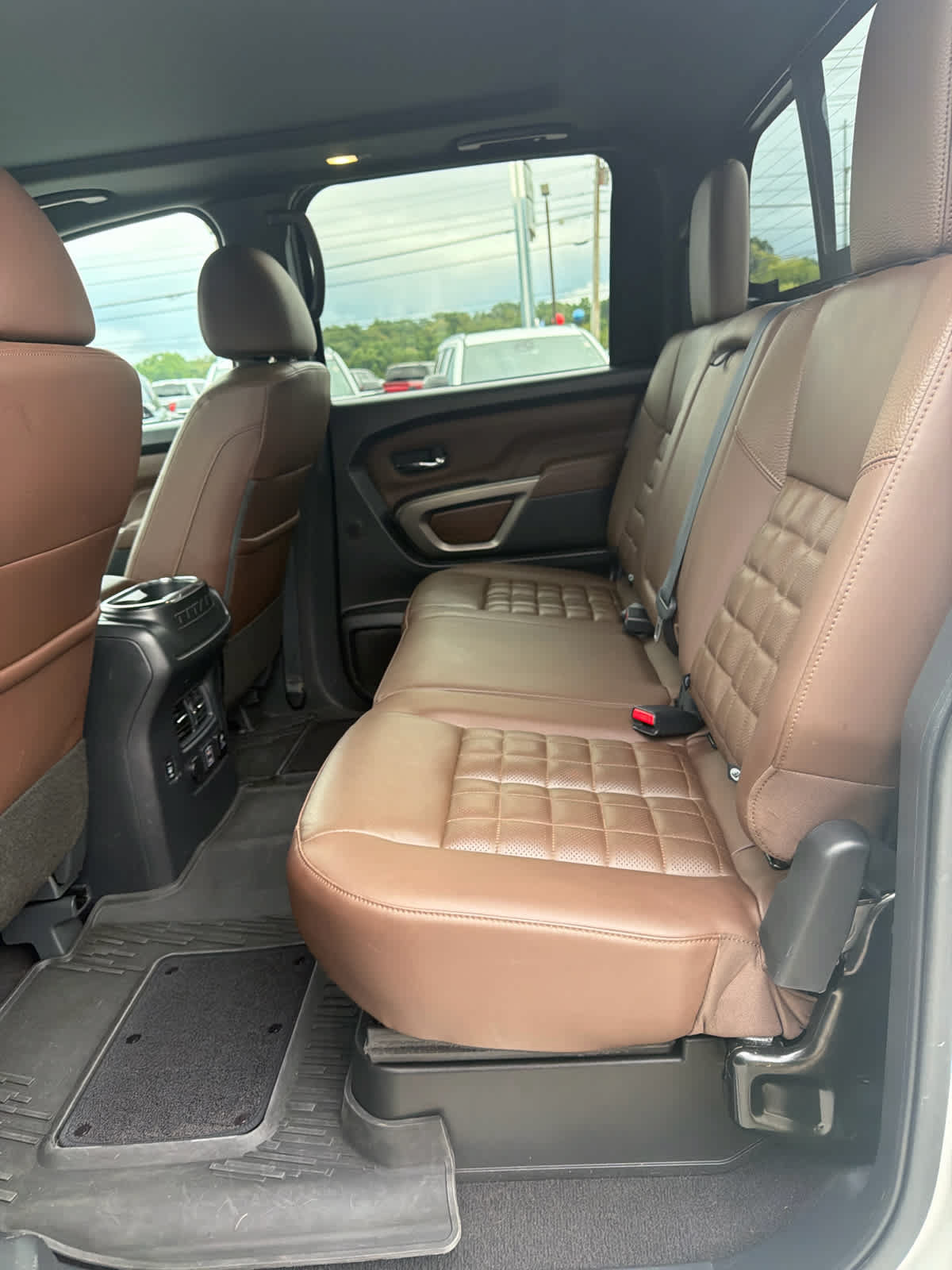 Used 2024 Nissan Titan Platinum Reserve w/ Moonroof Package AWD/4WD image 11
