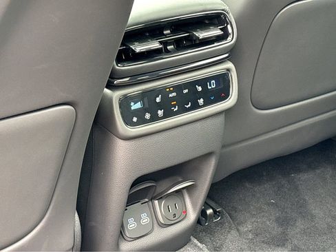 New 2026 Genesis GV80 3.5T Prestige AWD/4WD image 36