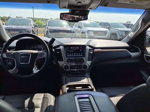 Used 2019 GMC Yukon XL Denali AWD/4WD image 33