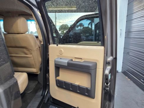 Used 2016 Ford F250 Lariat w/ Lariat Ultimate Package AWD/4WD image 27