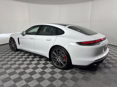 Certified 2022 Porsche Panamera 4S w/ Premium Package image 3