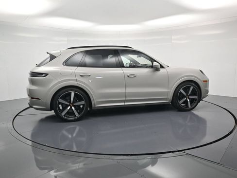 Certified 2026 Porsche Cayenne GTS AWD/4WD image 49