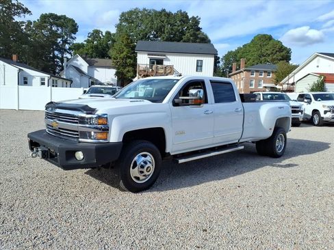 Used 2015 Chevrolet Silverado 3500 High Country w/ Duramax Plus Package image 3