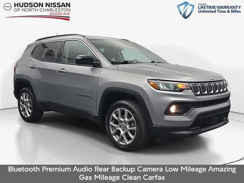 Used 2022 Jeep Compass Latitude AWD/4WD image 1