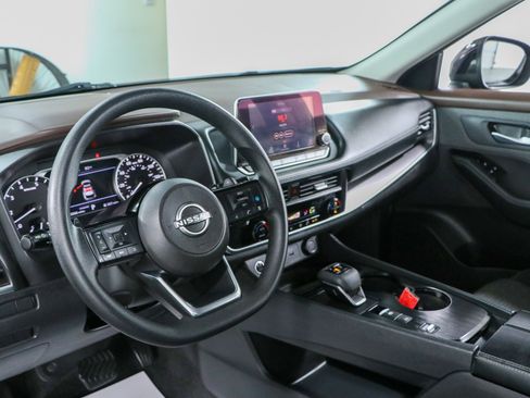 Used 2023 Nissan Rogue SV FWD image 22
