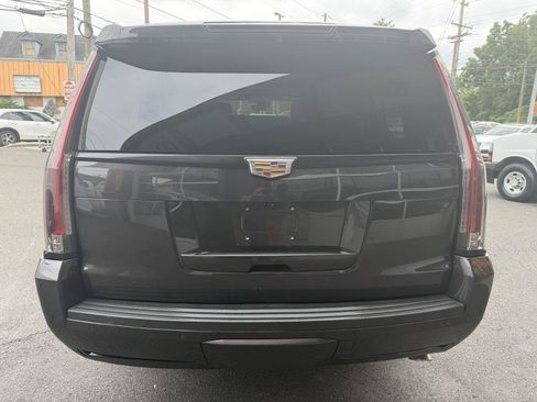 Used 2017 Cadillac Escalade ESV Platinum AWD/4WD image 4