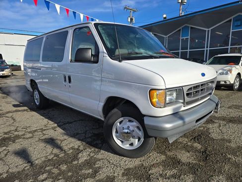 Used 2002 Ford E-250 and Econoline 250 E-250 image 1
