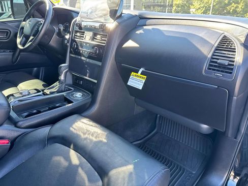 Used 2023 Nissan Armada SL w/ Midnight Edition Package image 13