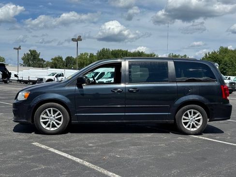 Used 2013 Dodge Grand Caravan SXT FWD image 4