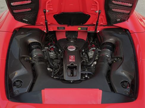 Used 2021 Ferrari F8 Tributo RWD image 29