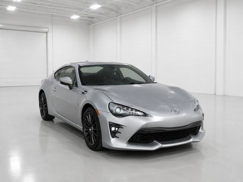 Used 2020 Toyota 86 RWD image 5