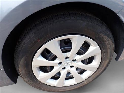 Used 2021 Toyota Corolla LE FWD image 7