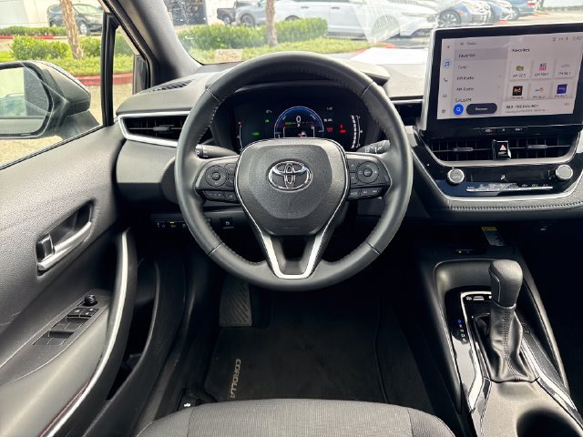 Used 2025 Toyota Corolla SE w/ SE Premium Package FWD image 30
