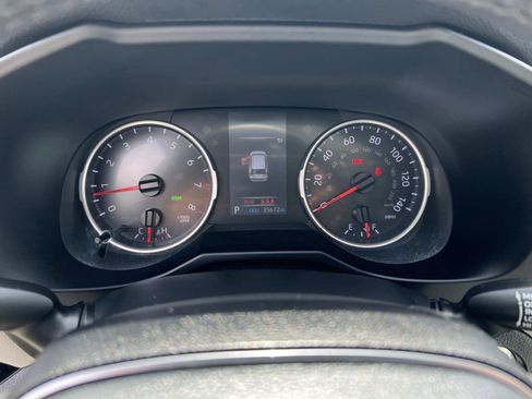 Used 2022 Toyota RAV4 XLE Premium FWD image 31