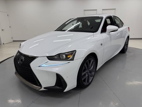 Used 2018 Lexus IS 350 F Sport image 3