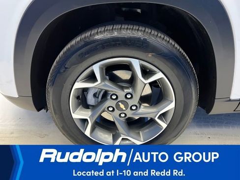 Used 2025 Chevrolet Trax LT image 30