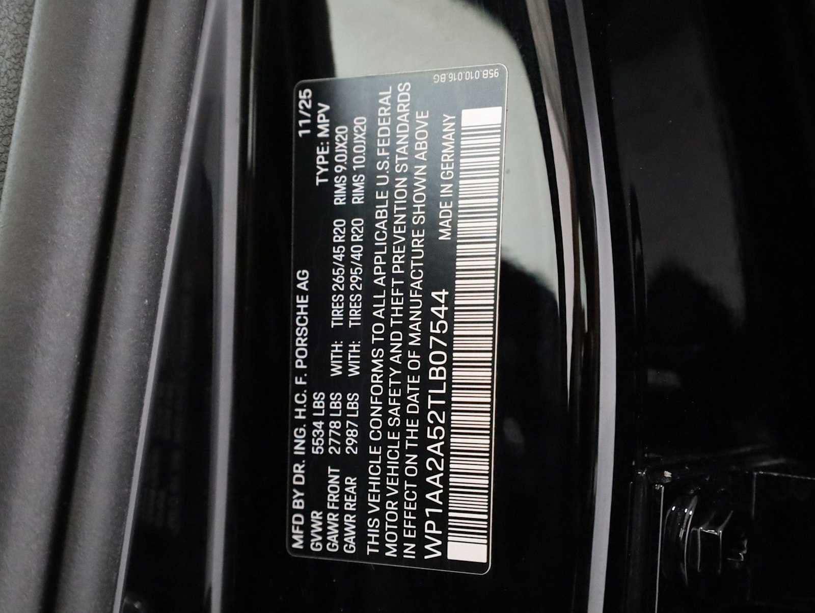 Used 2026 Porsche Macan AWD/4WD image 44