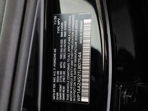 Certified 2026 Porsche Macan AWD/4WD image 44