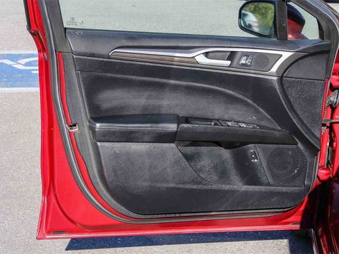 Used 2019 Ford Fusion SEL image 21