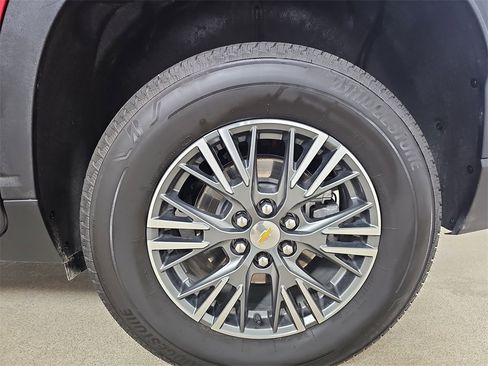 Certified 2024 Chevrolet Traverse LT image 40