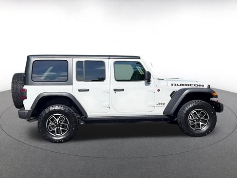 Used 2025 Jeep Wrangler Unlimited Rubicon AWD/4WD image 15