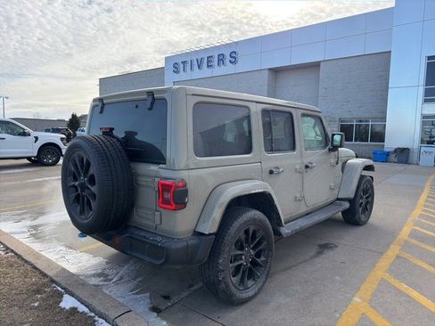 Used 2022 Jeep Wrangler Unlimited Sahara w/ Cold Weather Group image 4