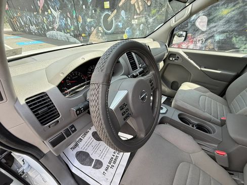 Used 2021 Nissan Frontier S RWD image 31