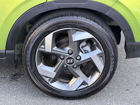 Certified 2024 Hyundai Venue SEL image 10