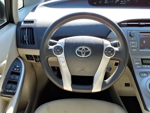 Used 2014 Toyota Prius Two FWD image 5
