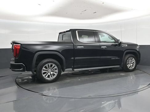 Used 2023 GMC Sierra 1500 Denali w/ Technology Package AWD/4WD image 3