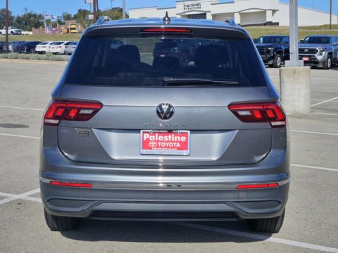 Used 2024 Volkswagen Tiguan SE image 4