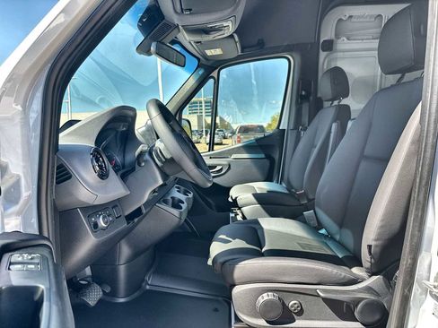 New 2026 Mercedes-Benz Sprinter 2500 image 2