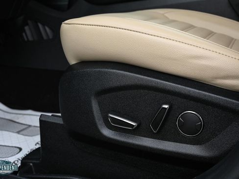 Used 2019 Ford Edge SEL w/ Equipment Group 201A image 19