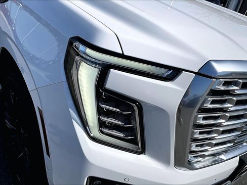 Used 2025 GMC Yukon XL Denali w/ Sun & Power Step Package image 28