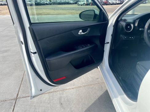 Used 2020 Kia Forte LXS image 12