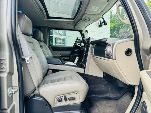 Used 2003 HUMMER H2 w/ Preferred Equipment Group AWD/4WD image 19